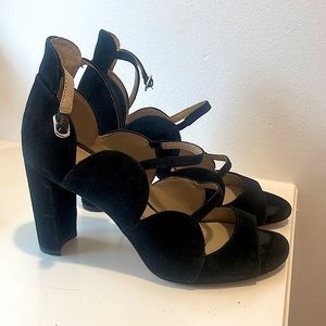 Ann Taylor Scalloped Block Heel
